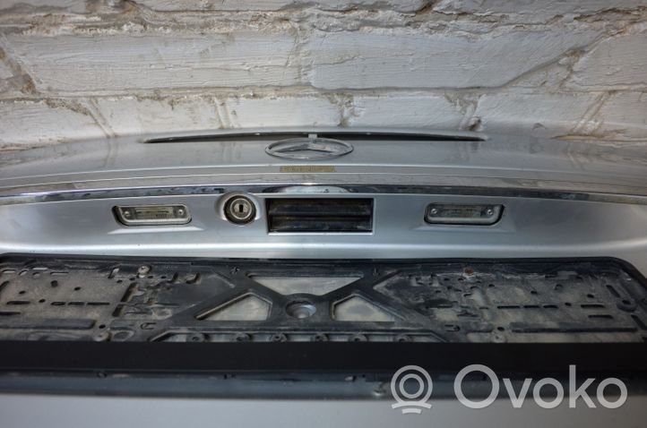 Mercedes-Benz E W211 Tylna klapa bagażnika 