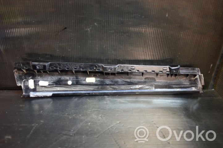 Volkswagen Tiguan Rivestimento modanatura del vetro della portiera anteriore 5N0837902A