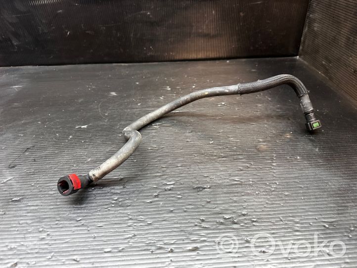 Volvo V50 Tuyau d'alimentation conduite de carburant 