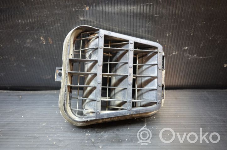 Audi A6 S6 C6 4F Quarter panel pressure vent 