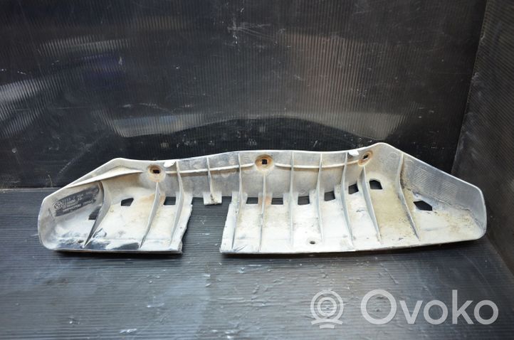 BMW 5 E60 E61 Soporte de montaje del parachoques trasero 7056388