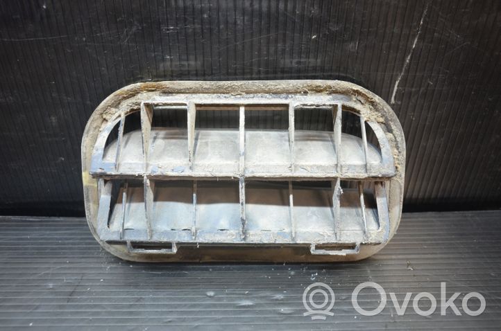 Volkswagen Caddy Ventiliacinės grotelės 7L0819181