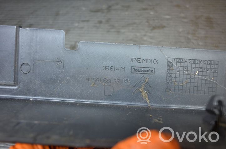 Citroen C4 I Picasso Muu vararenkaan verhoilun elementti 9658168177