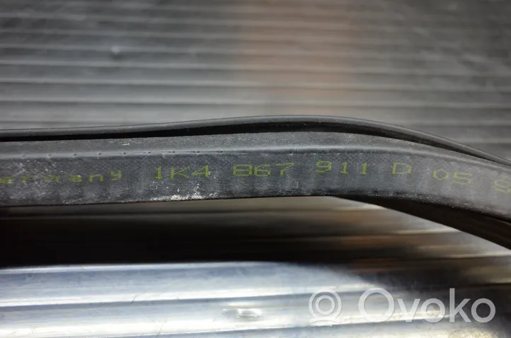 Volkswagen Golf V Etuoven kumitiiviste 1K4867911D