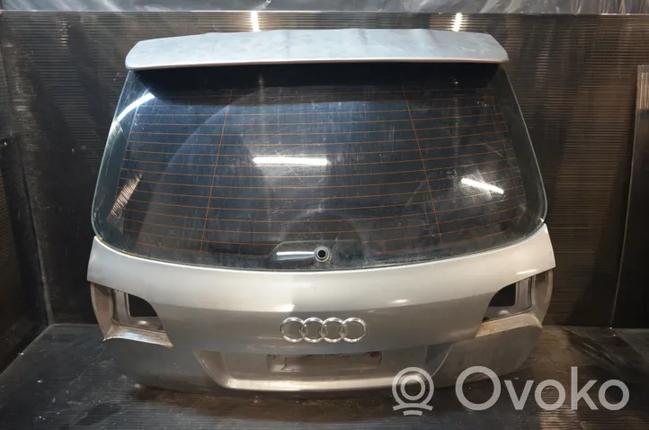 Audi A6 Allroad C6 Takaluukun/tavaratilan kansi 