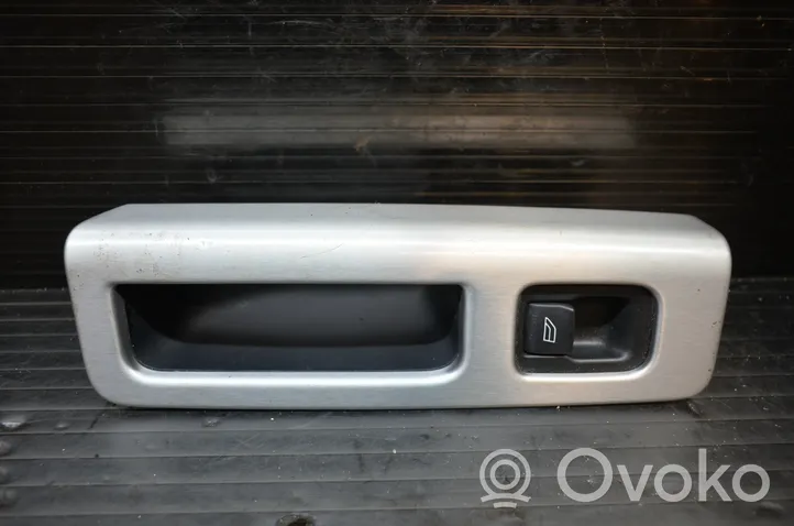Volvo V50 Interrupteur commade lève-vitre 8679681