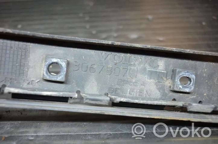 Volvo V50 Support de pare-chocs arrière 30678076