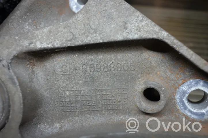 Opel Mokka Support de boîte de vitesses 96983905