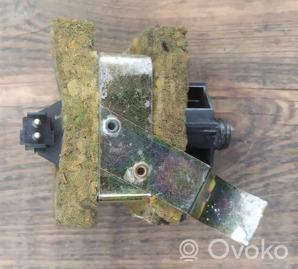 Mercedes-Benz E W124 Sensor de temperatura interna 0008301908