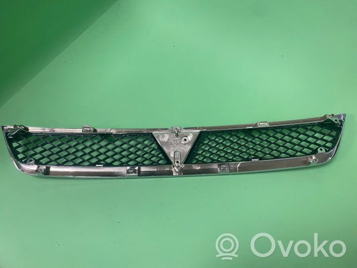 Mitsubishi Lancer VIII Grille de calandre avant 7450A093