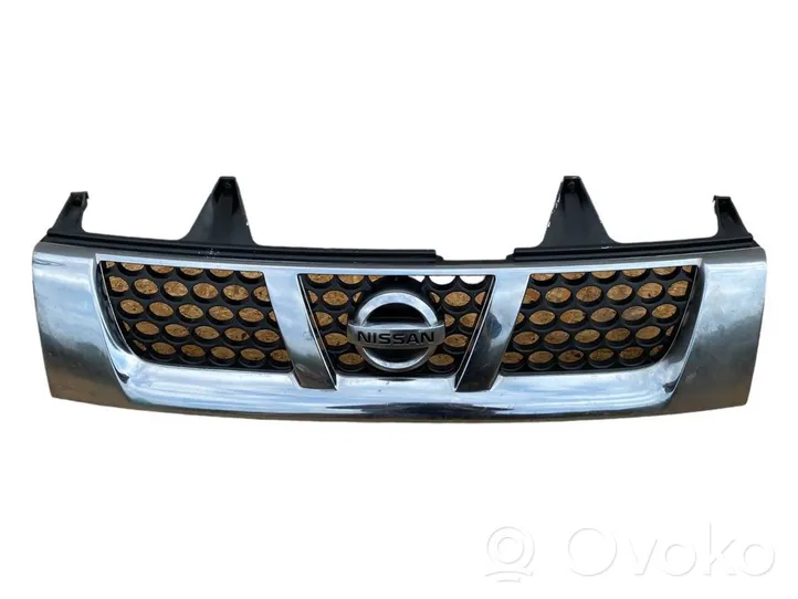 Nissan Navara D22 Grille calandre supérieure de pare-chocs avant 62310VK000