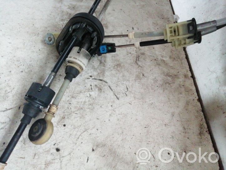 Opel Astra J Throttle cable 