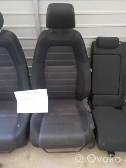 Honda CR-V Seat set 