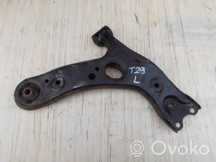 Toyota Avensis T270 Triangle bras de suspension inférieur avant 