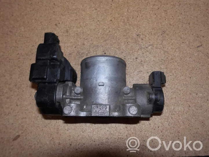 Toyota Avensis T270 Clapet d'étranglement 192300-2010