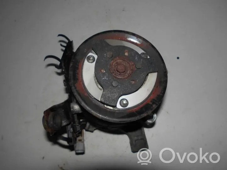 Subaru Forester SK Compressore aria condizionata (A/C) (pompa) T28481B