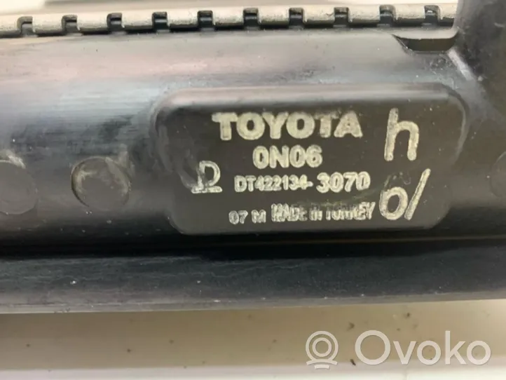 Toyota Auris E180 Jäähdyttimen lauhdutin DT4221343070
