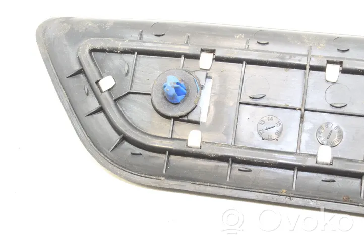 Hyundai i40 Takaoven kynnyksen suojalista 858783Z100