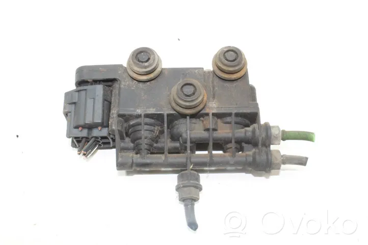 Land Rover Range Rover Sport L320 Engine mount vacuum valve RVH0000557