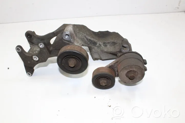 KIA Sorento Soporte del alternador 