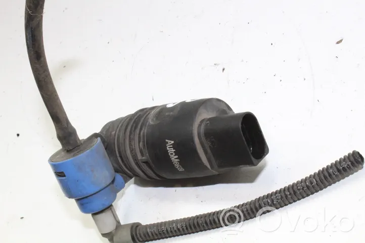 Chevrolet Orlando Windscreen/windshield washer pump 