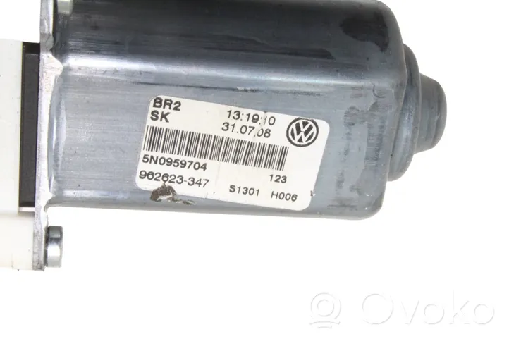 Volkswagen Tiguan Galinis varikliukas langų pakėlėjo 5N0959704