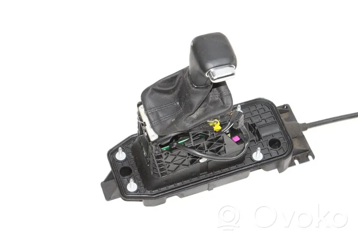 Volkswagen Tiguan Gear shifter/selector 5N2713025