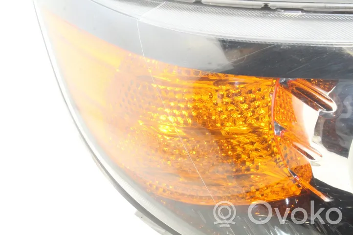 KIA Sorento Lampa przednia 921022P090