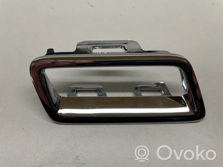 Mercedes-Benz GLA W156 Maskownica / Grill / Atrapa górna chłodnicy A1568882000