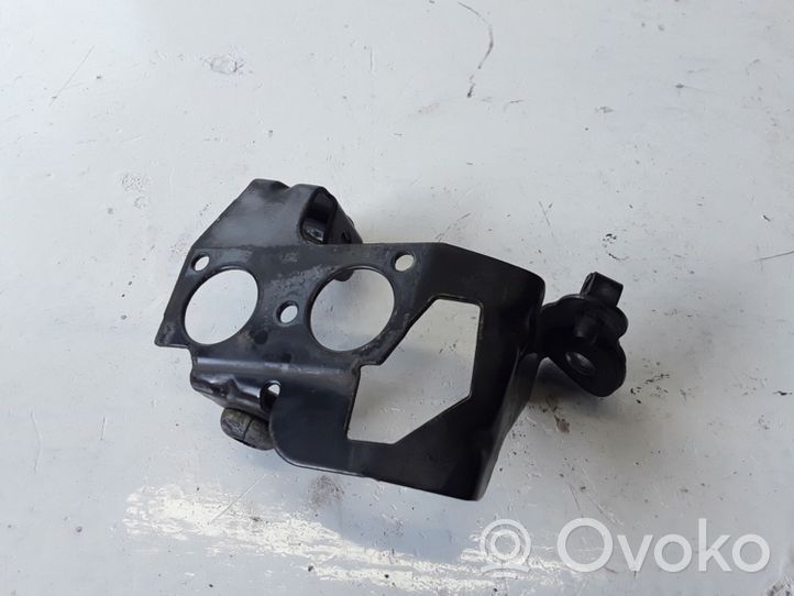 Volvo V70 Supporto pompa ABS 6G9N2B389