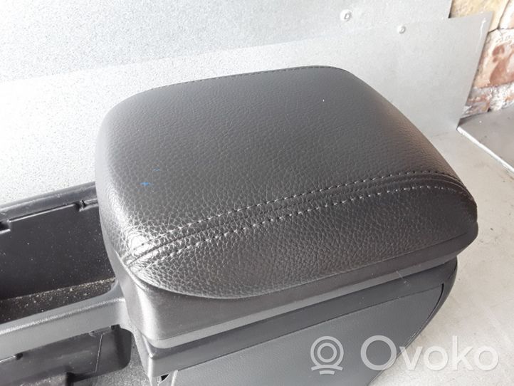 Volvo V50 Console centrale 8687407