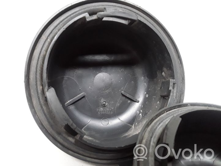 Volvo V70 Parte del faro 9178538