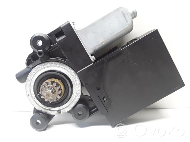 Volvo C30 Moteur de lève-vitre de porte avant 30773903AA