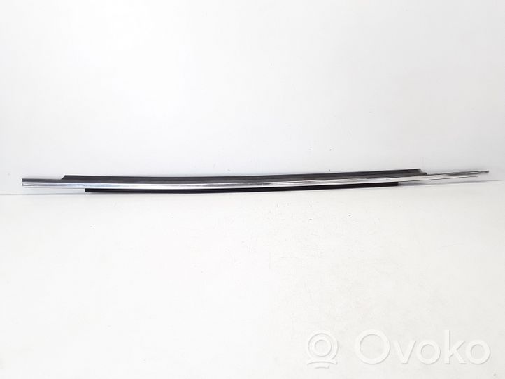 Volvo XC90 Rivestimento modanatura del vetro della portiera anteriore 30753851