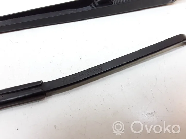 Volvo V70 Windshield/front glass wiper blade 955407A