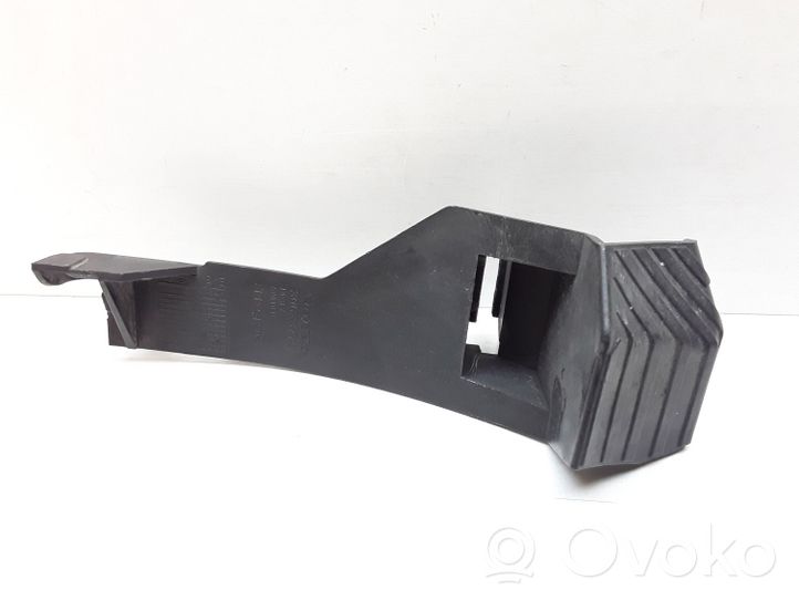 Volvo C70 Front bumper mounting bracket 30633779