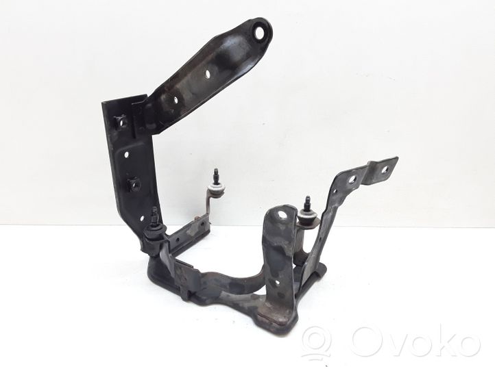 Volvo V50 Power steering pump mounting bracket 3M513K738AC