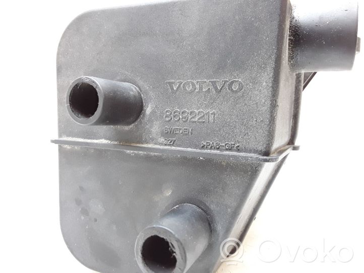 Volvo XC90 Odpowietrznik / Separator oleju 8692211