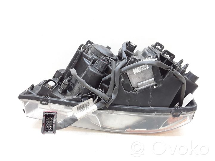 Volvo XC90 Lampa przednia 30764400