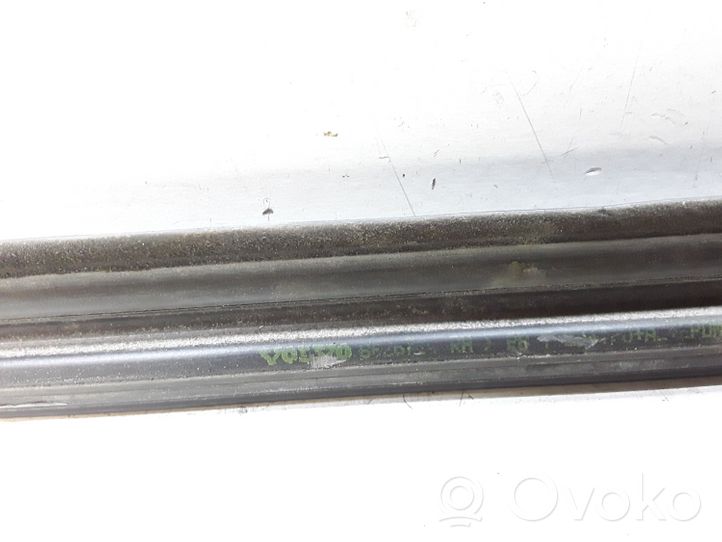 Volvo XC90 Priekinių durų stiklo apdaila 8626715