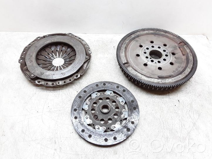 Volvo V70 Clutch set kit 8689969