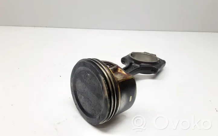 Volvo V70 Piston 