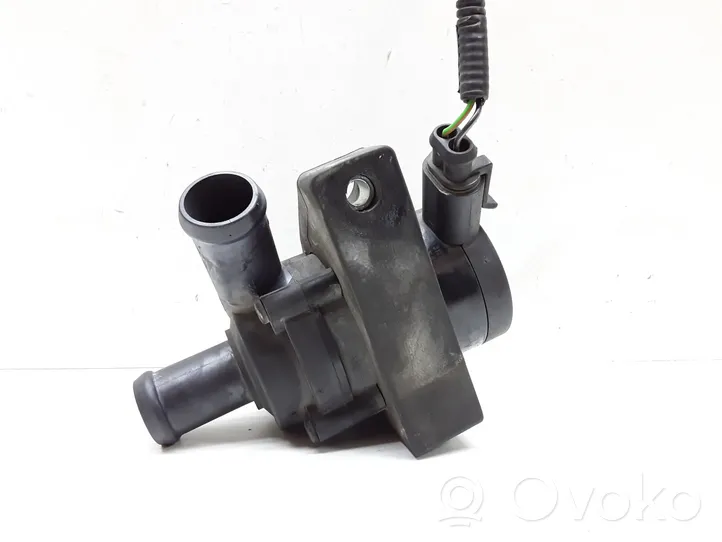 Volvo V40 Pompe à eau de liquide de refroidissement 31320347