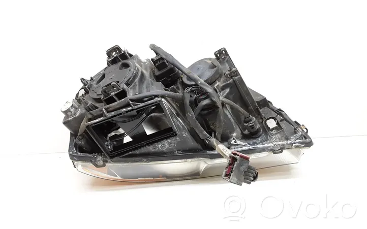 Volvo XC90 Lampa przednia 30678598