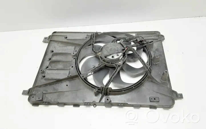 Volvo V70 Ventilador eléctrico del radiador 8240543