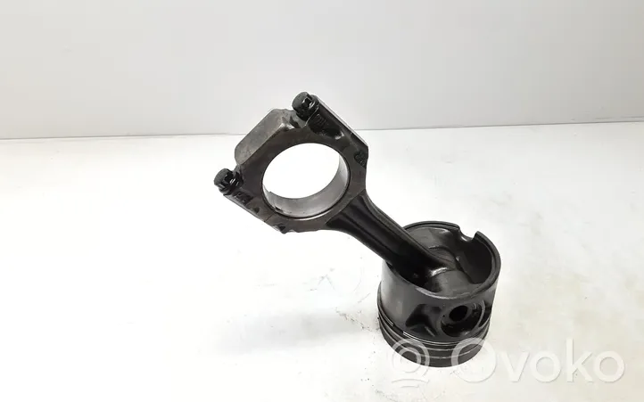 Volvo S70  V70  V70 XC Piston with connecting rod 