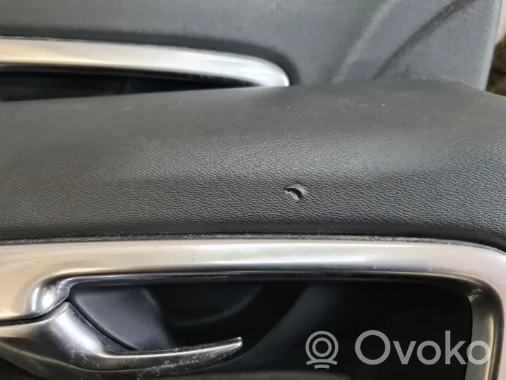 Volvo V60 Türverkleidung komplett 8686852