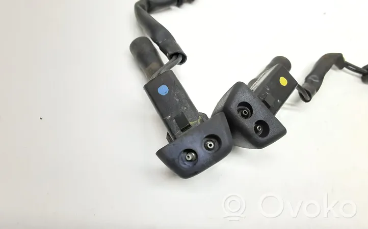 Volvo V60 Windshield washer spray nozzle 