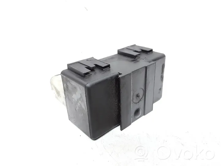 Volvo S70  V70  V70 XC Coolant fan relay 9442934