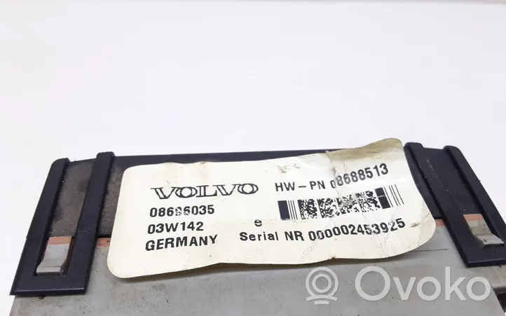 Volvo XC90 Ramka / Moduł bezpieczników 08688513